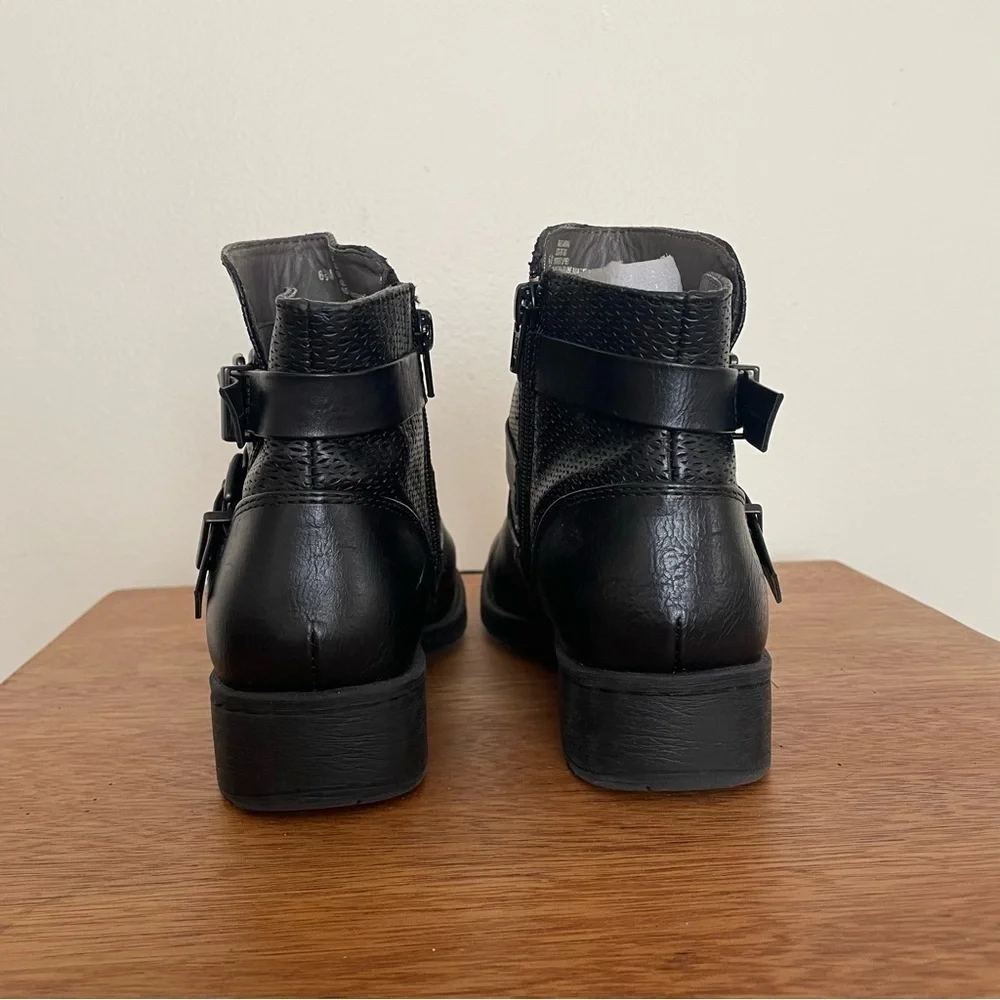 Bass Ankle Boots -SABRINA